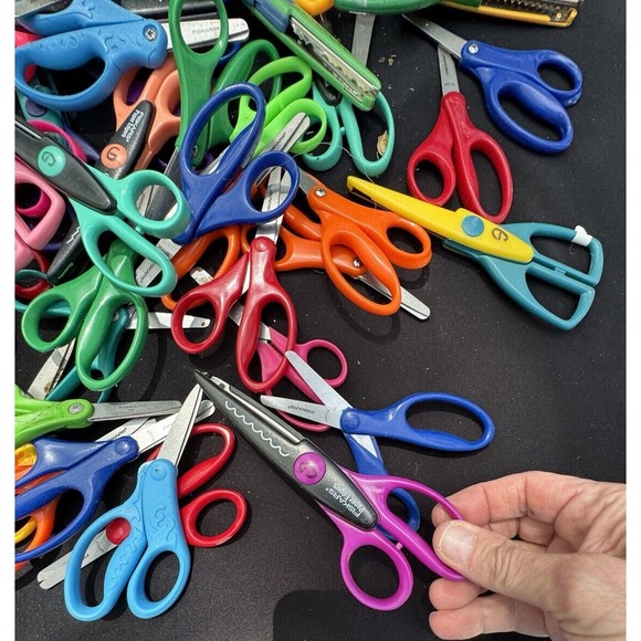Huge Lot Of Paper Edgers Decorative Edge & Kids Scissors Teacher Classroom - Picture 3 of 9